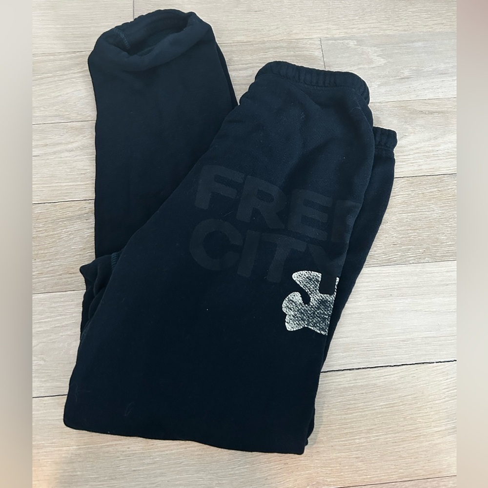Black free city sweatpants